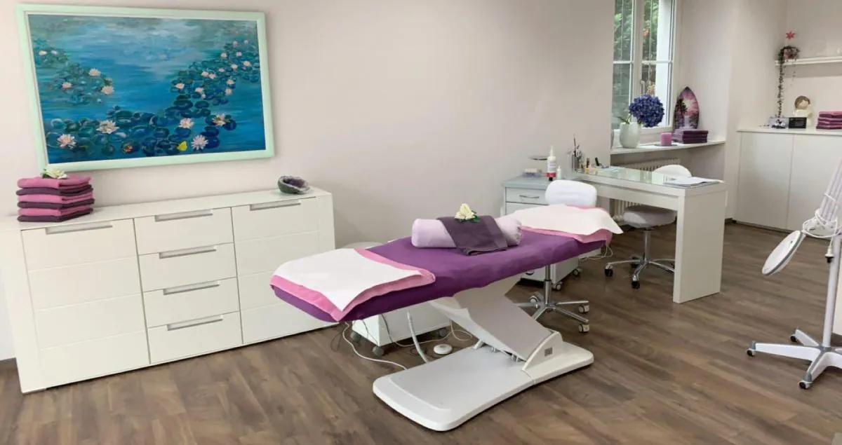 Kosmetik im Beauty House Mönchaltorf